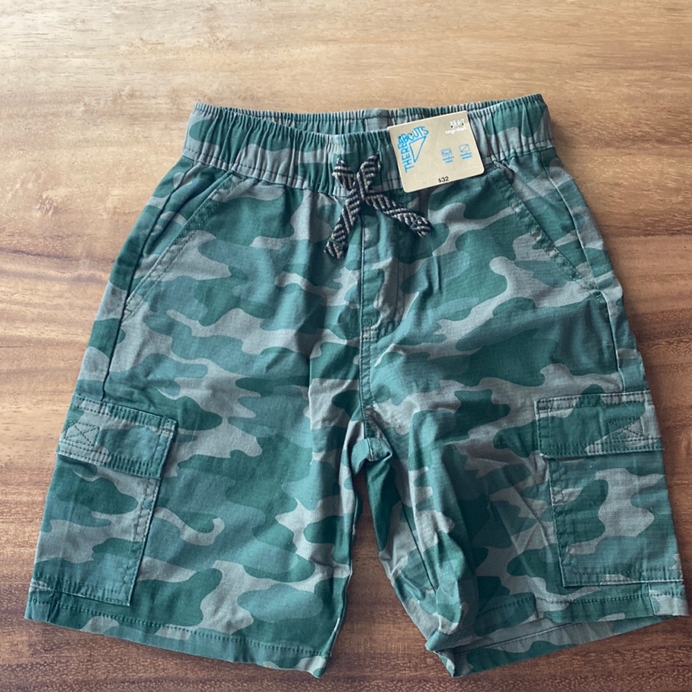 3/$20 NWT Boys camouflage cargo shorts size 6/7
